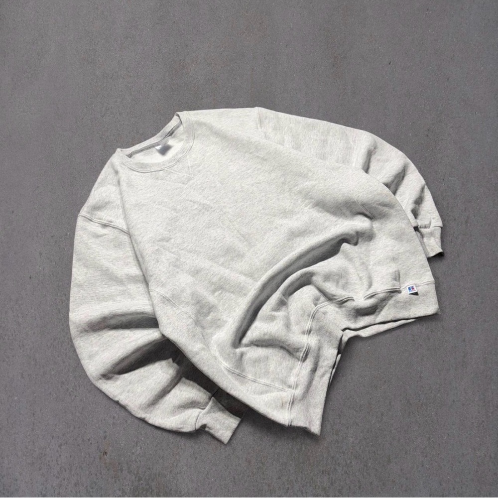 Vintage 90’s Russell Athletic Men's Light Gray Crewneck Sweater